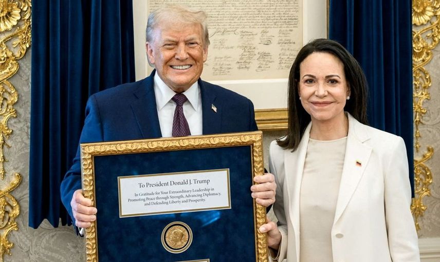 Venezuelalı işbirlikçi lider Machado sonunda Nobel'i Trump'a verdi: Ödülü kabul edince kalemi kırılmıştı!