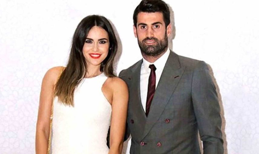 Volkan Demirel'in eşi Zeynep Demirel dekolteli pozlarıyla sosyal medyayı salladı!