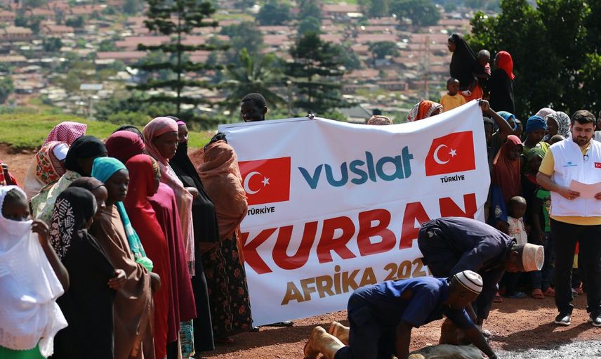 Vuslat Derneği 3 kıtada Kurban Bayramı çalışmalarını sürdürüyor: 20 ülke için ‘’Kardeşliğe Vesile Kurban’’ çağrısı yapıldı