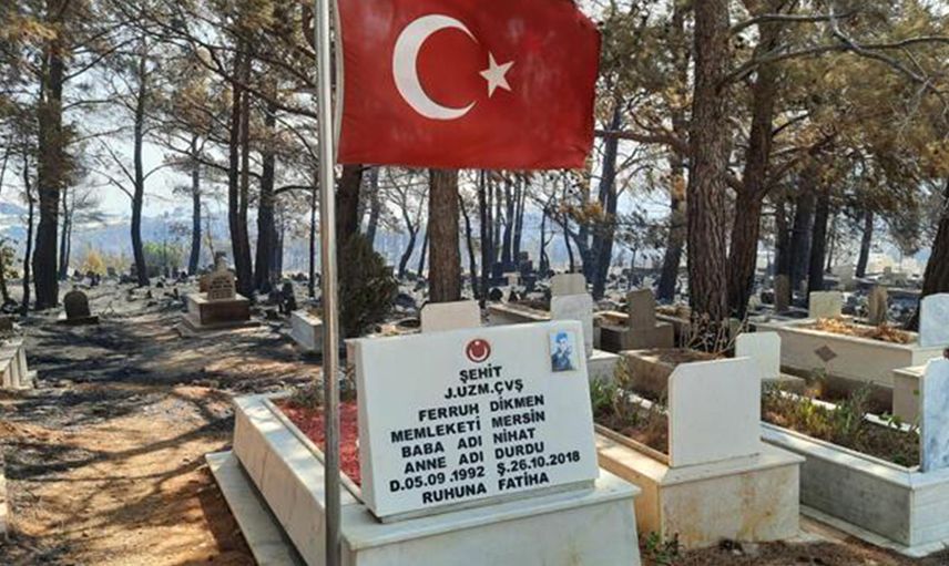Yangında Şehit Mezarına ve Bayrağa Zarar Gelmedi