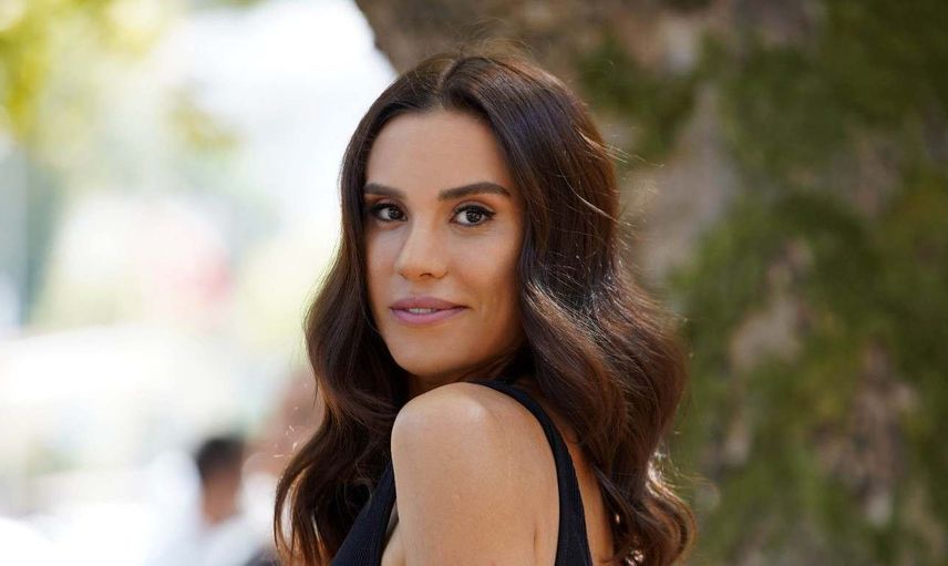 Yargı dizisinin Derya'sı pozlarıyla beğeni butonlarının kırılmasına neden oldu! Şükran Ovalı fit vucuduyla gençlere taş çıkardı