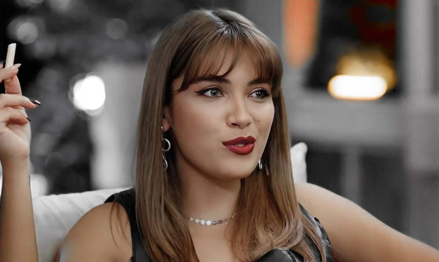 Yasak Elma'nın Kumru'su süper mini şortu ile pozu görenleri şaşırttı! Biran Damla Yılmaz'ın şaşırtan pozu