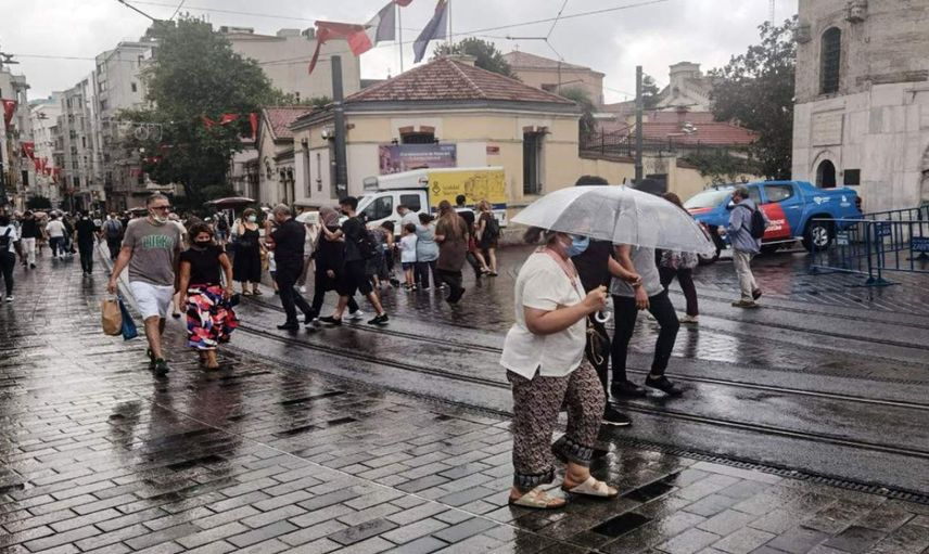 Yaz sıcakları gelsin diyenlere kötü haber: 32 ilde sağanak yağış görülecek