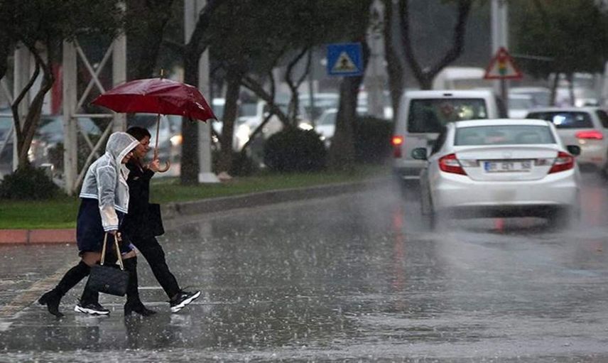 Yaz sıcaklarına kısa bir ara: Meteoroloji’den sağanak yağış uyarısı