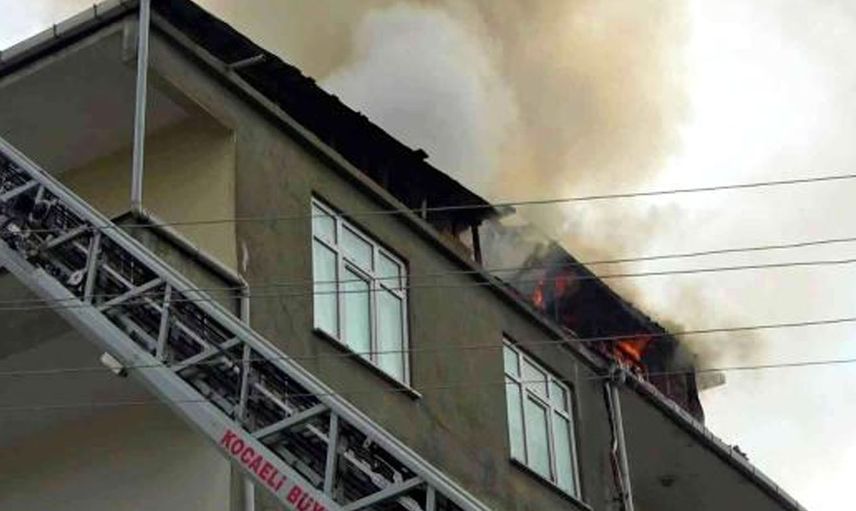 Yaşlı Çift Yemeği Ocakta Unuttu, Bütün Ev Kül Oldu!