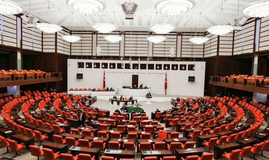 Yeni evlenecek gençlere müjde: Aile ve Gençlik fonu TBMM’de kabul edildi!  Faizsiz evlilik kredisi geliyor