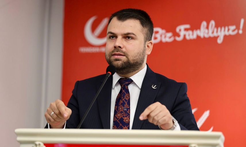 Yeniden Refahlı Fatih Müjdeci’den CHP’ye tepki: “Siyasetçiler millet için bedel öder, millet siyasetçiler için değil”
