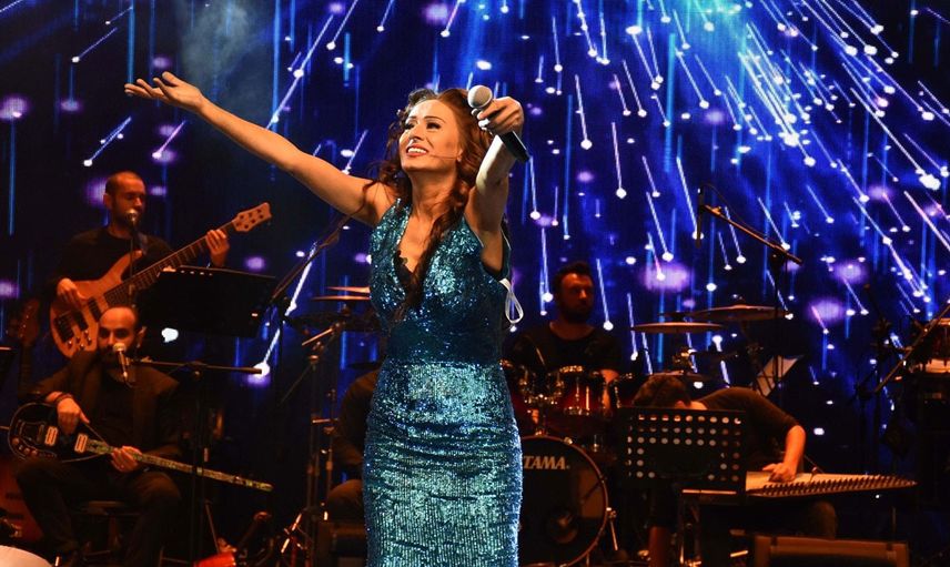 Yeniden Sahneye Çıkan Yıldız Tilbe'den Müthiş Performans!