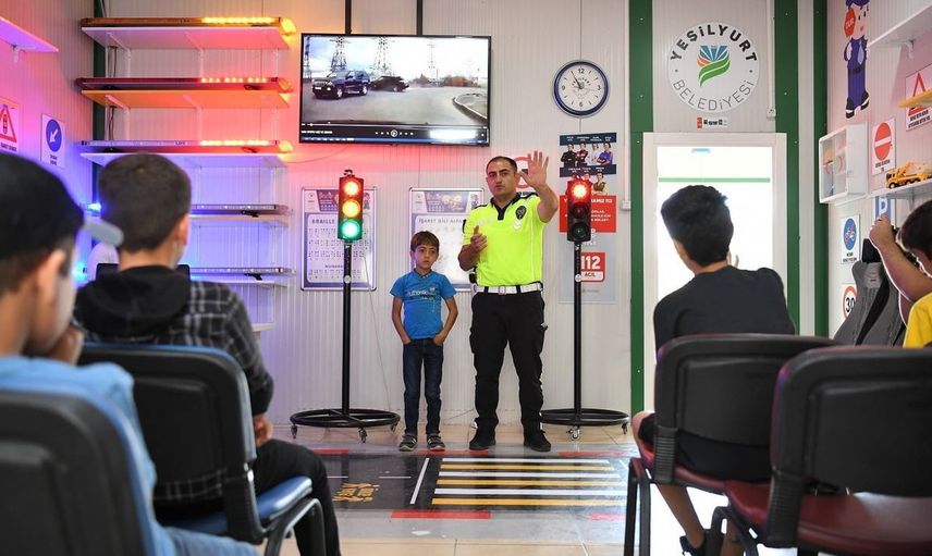 Yeşilyurt Trafik Eğitim Parkı’nda 6 bin 820 öğrenciye uygulamalı trafik eğitimi verildi