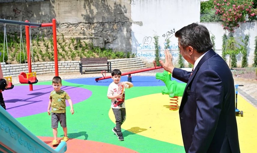 Yıldırım'da parklara yaz bakımı