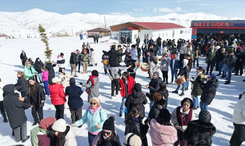 Yıldız Dağı Kış Sporları Merkezi'nde Hafta Sonu Yoğunluğu