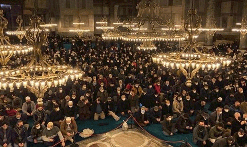 Yılın İlk Sabah Namazı İçin Vatandaşlar Bir Araya Geldi! Ayasofya Camii Dolup Taştı