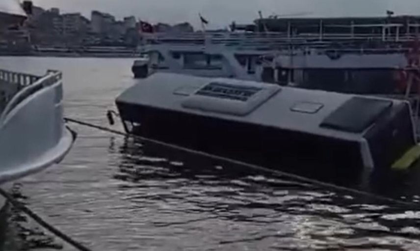 Yine İETT yine kaza! Eminönü'nde İETT otobüsü denize düştü