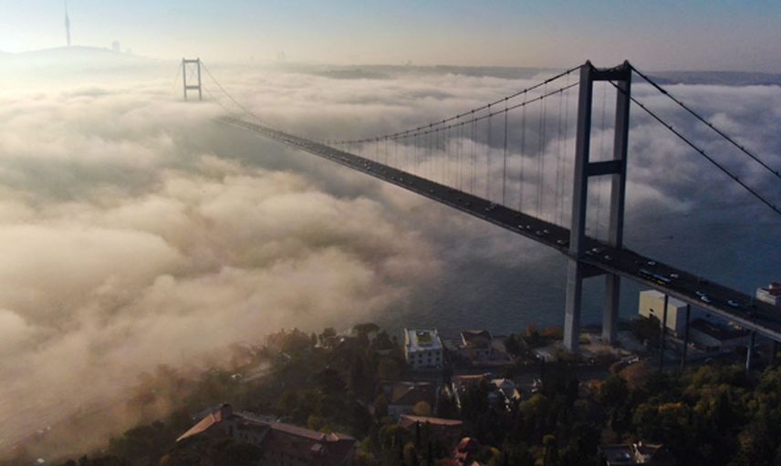 İstanbul'da Yaşanan Yoğun Sis Nedeni İle Boğaz Trafiğe Kapandı!