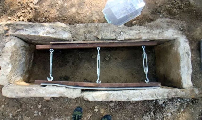 Yol Yapım Çalışmasında Heyecan Veren Olay: Lahit İçinde 'Hermes' Figürlü Altın Yüzük!
