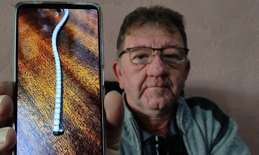 Yolda 2 Milyon Değerinde Pırlanta Kolye Buldu! Sahibine Teslim Etmesi İle Örnek Davranış Sergiledi