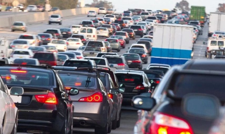Yollar kilitlendi: İstanbul'da trafik yoğunluğu yüzde 69'a ulaştı!