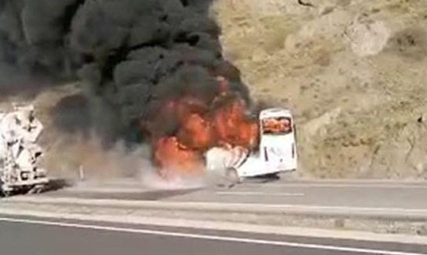 Yozgat'ta İşçi Servisi Yandı!