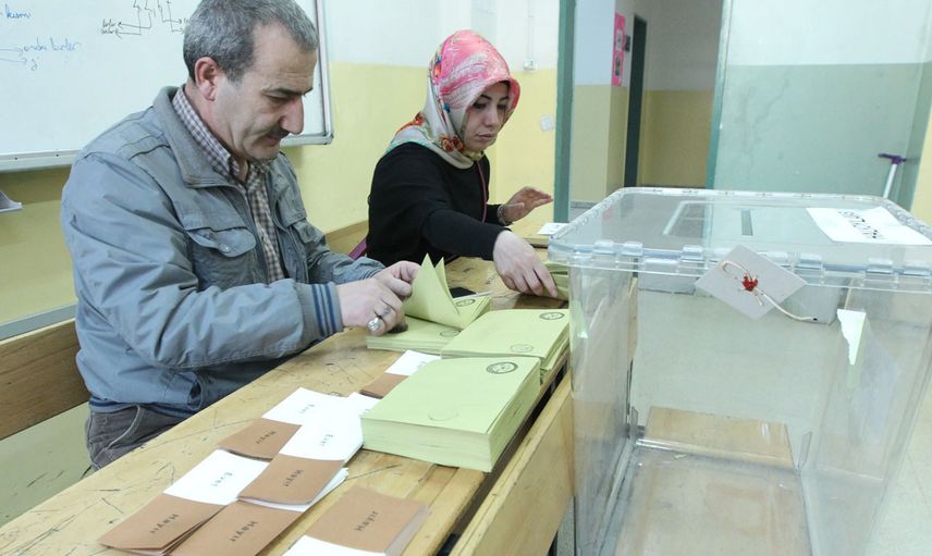 YSK, sandık görevlilerine bilgilendirici mesajlar iletti!