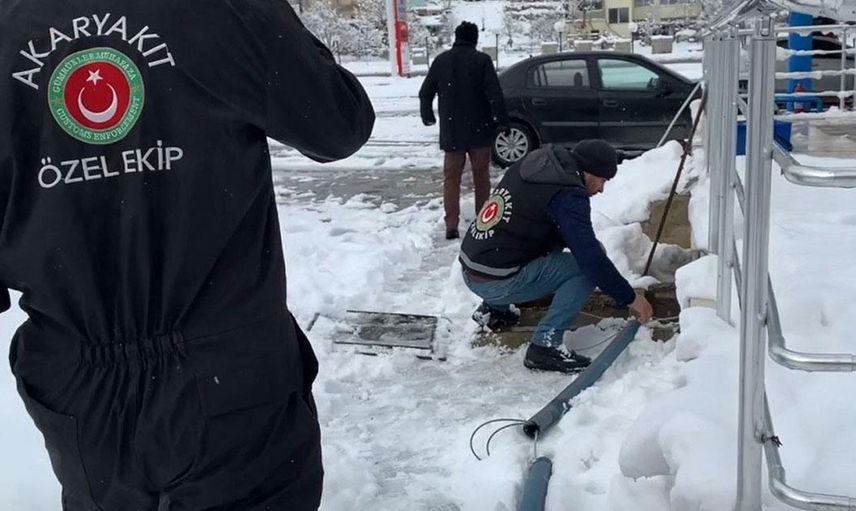 Yükselen fiyatlar bunu da yaptırdı! Fırsatçılardan kaçak akaryakıt düzeneği