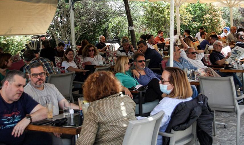 Yunanistan’da Restoran ve Kafeler Hizmete Başladı