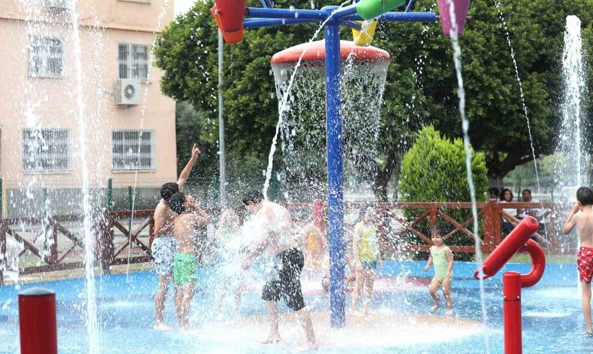 Yüreğir Belediyesi su oyun parklarını yaz sezonuna açtı