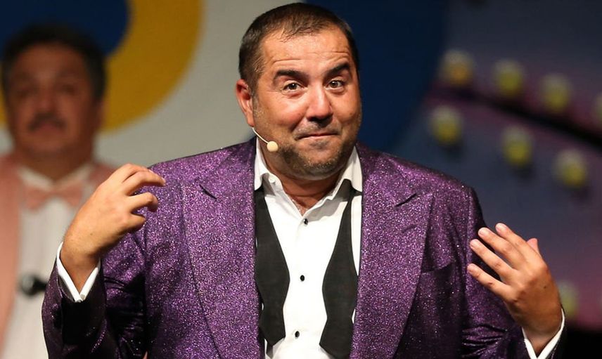 Zeki Müren'in şarkılarıyla anıldığı gecede Ata Demirer'in Acun Ilıcalı'ya yaptığı gönderme partiye damgasını vurdu