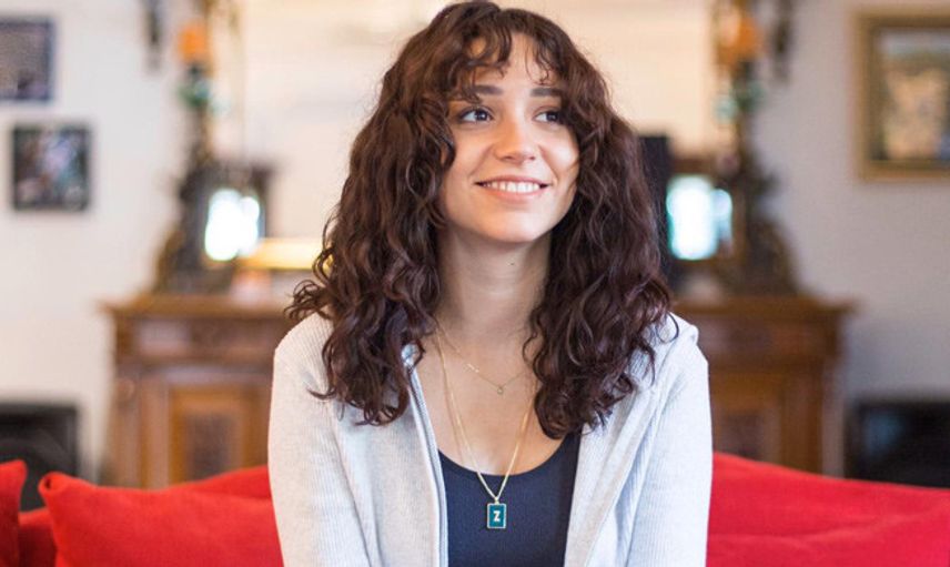 Zeynep Bastık İle Sevgilisi Parayı Vurdu!