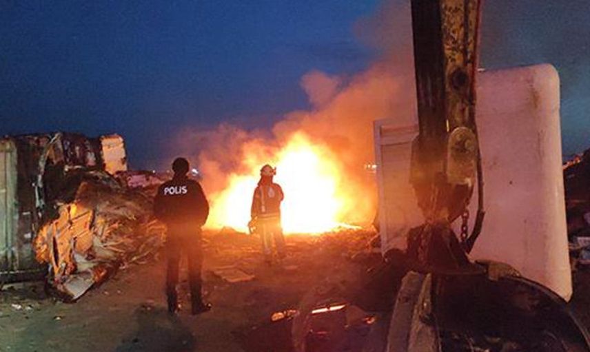 Zeytinburnu'nda Söküm Çalışması Yapılan Gemide Yangın Çıktı