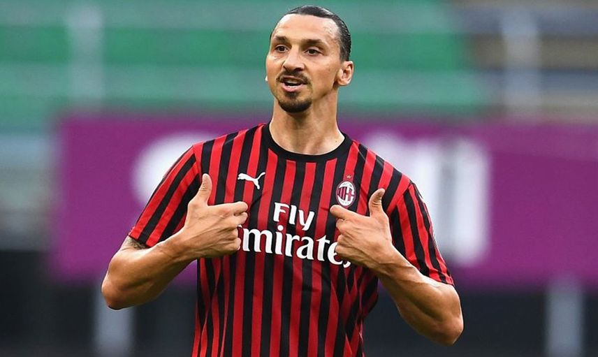 Milan, Zlatan Ibrahimovic ile 1 yıl daha iç transferde anlaşmaya vardı!