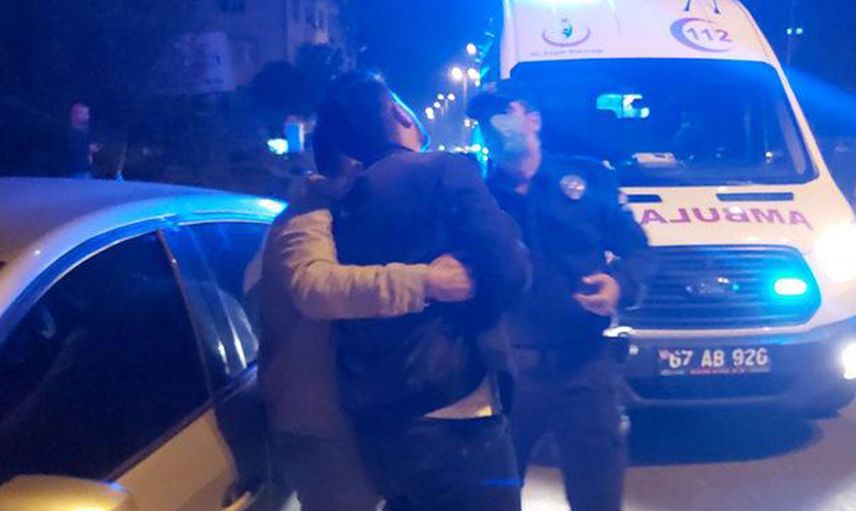 Zonguldak'ta Alkollü Şoför Motosikletli Sürücüye Çarptı! Arkadaşları Onu Kurtarmaya Çalıştı!