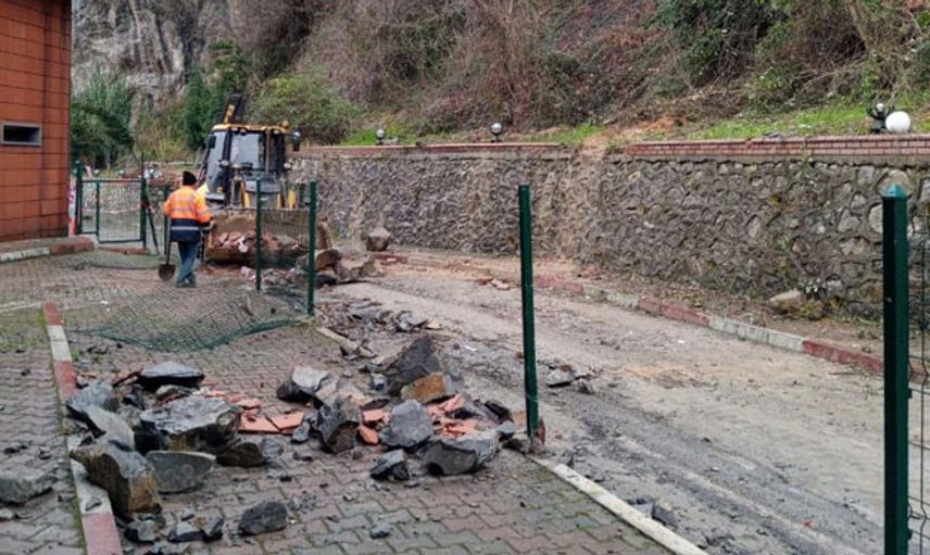 Zonguldak'ta Sağanak Yağış Heyelana Sebep Oldu