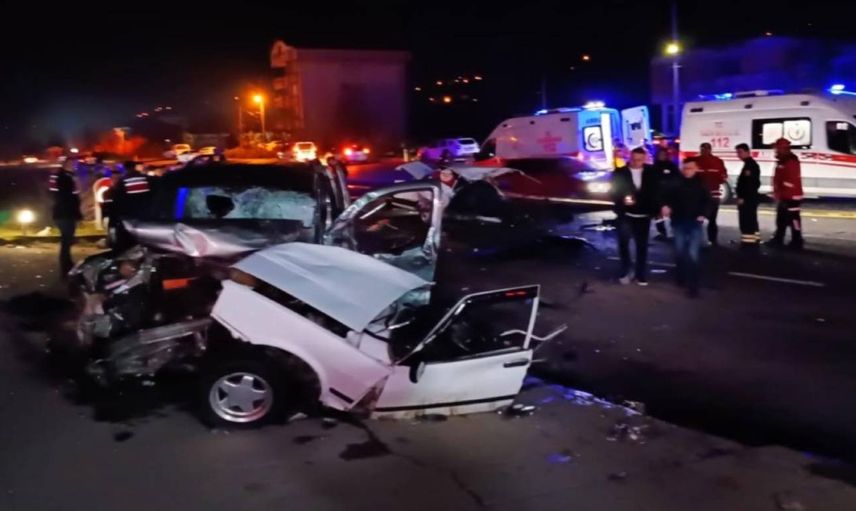 Zonguldak’ta üç araç birbirine girdi: 1 ölü, 5 yaralı