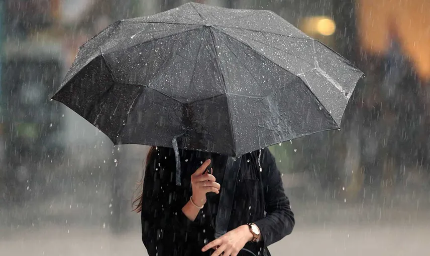 İstanbul'da serin hava etkisini artırıyor: Kuvvetli sağanak geliyor