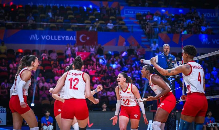 Filenin Sultanları VNL çeyrek finalinde Kanada'yı geçerek adını yarı finale yazdırdı