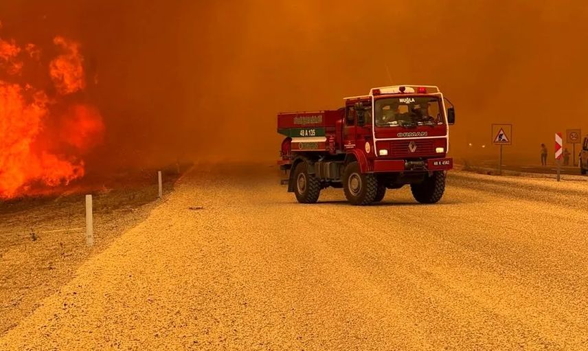 Türkiye'nin Dört Bir Yanı Alev Alev! Hastaneler Tahliye Edildi, Yollar Kapatıldı