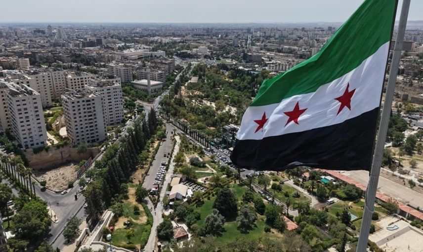 Suriye'de güvenlik güçlerini taşıyan otobüse bombalı saldırı