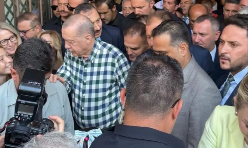 Cumhurbaşkanı Erdoğan Marmaris'te vatandaşlarla buluştu; CHP'li Başkan Ünlü'ye "Kapımız açık" dedi