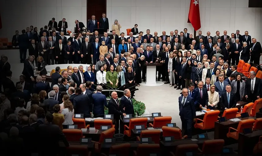 "Terörsüz Türkiye" Yasası TBMM'den Geçti: Kimleri Kapsıyor, Süreç Nasıl İşleyecek?