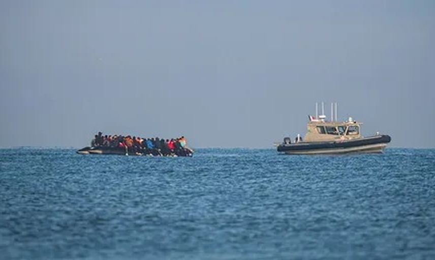 Manş Denizi'nde tek botla 230 göçmen İngiltere'ye geçti