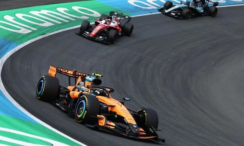 Norris Hollanda'da pole pozisyonunu Mercedes pilotlarının önünde aldı