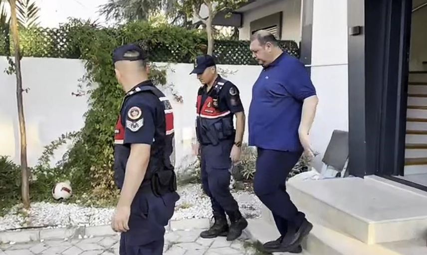 Menderes Belediyesi soruşturmasında Başkan İlkay Çiçek tutuklandı