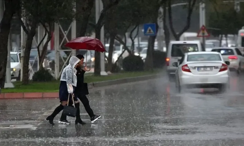 Meteoroloji’den hafta sonu uyarısı: Sıcaklıklar düşüyor, sağanak geliyor