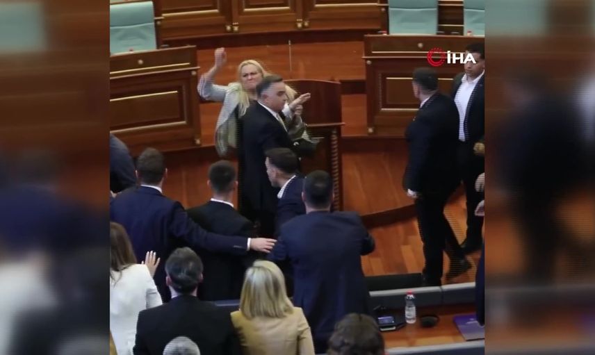 Kosova Meclisi’nde siyasi gerilim: Başbakana yumurta atıldı