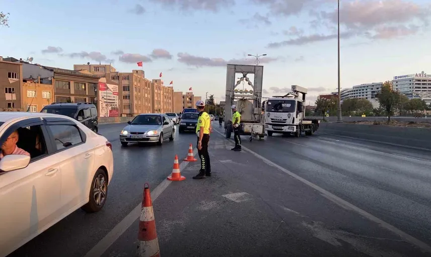 İstanbul Valiliği'nden 30 Ağustos uyarısı: Pazar günü bu yollar trafiğe kapatılacak