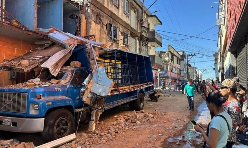 Kolombiya’da 7,4 büyüklüğünde deprem: Kentler enkaza döndü, kurtarma ekipleri zamana karşı yarışıyor