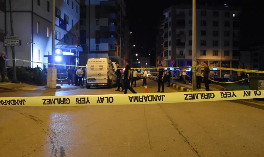 Trabzon’da Emniyet Müdürlüğü Bahçesine İHA Olduğu Değerlendirilen Cisim Düştü