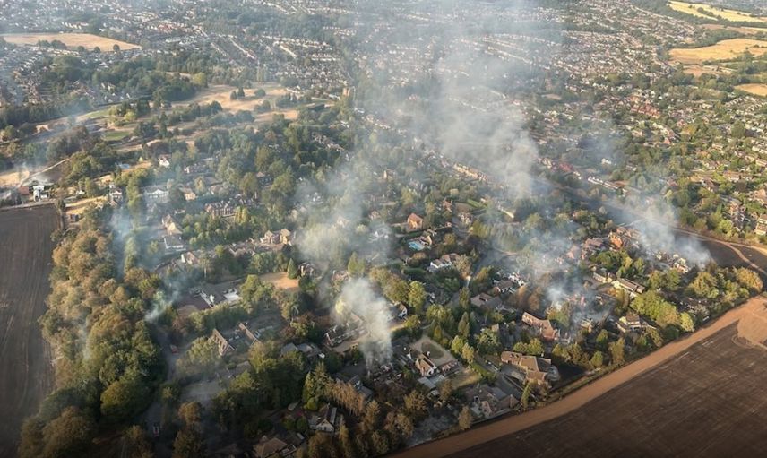 İngiltere'de orman yangını: 19 ev yıkıldı, 18 ev hasar gördü