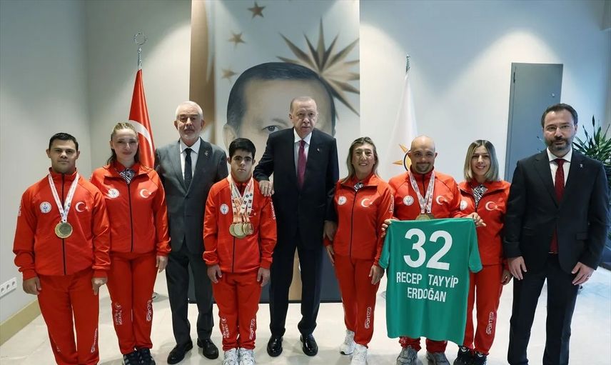  Cumhurbaşkanı Erdoğan, Türkiye Özel Sporcular Spor Federasyonu heyetini kabul etti