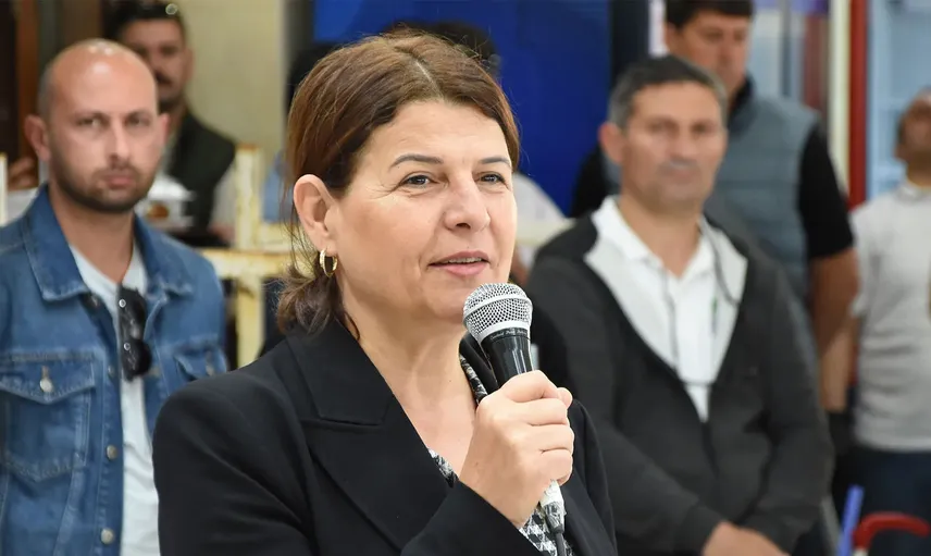 Foça Belediye Başkanı AK Parti'ye katılıyor